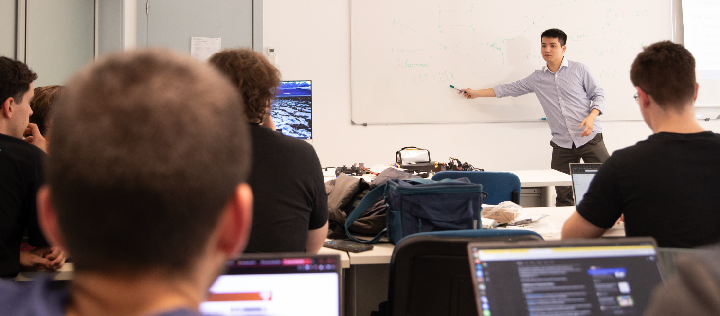 Docente e Investigador Tung Pham Xuan visita o ISEP