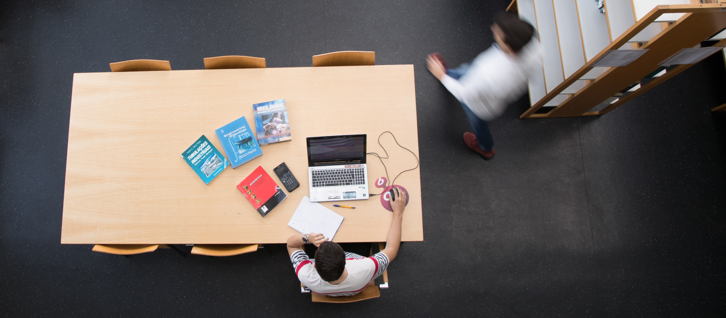 Dia Mundial das Bibliotecas - "De mão em mão: livro por livro"