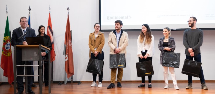 Estudantes distinguidos pela Continental-Mabor