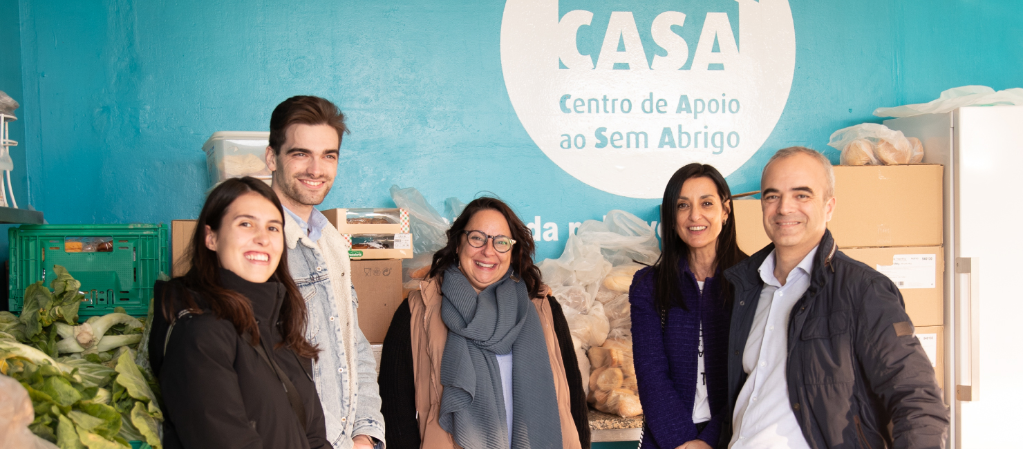 ISEP realiza ação de distribuição de bens aos sem abrigo