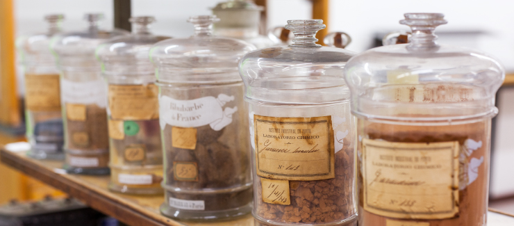 "Frascos & companhia Lda" em exposição no Museu