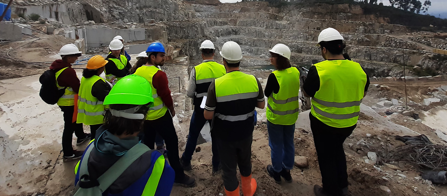 Estudantes do ISEP realizam visita em contexto empresarial